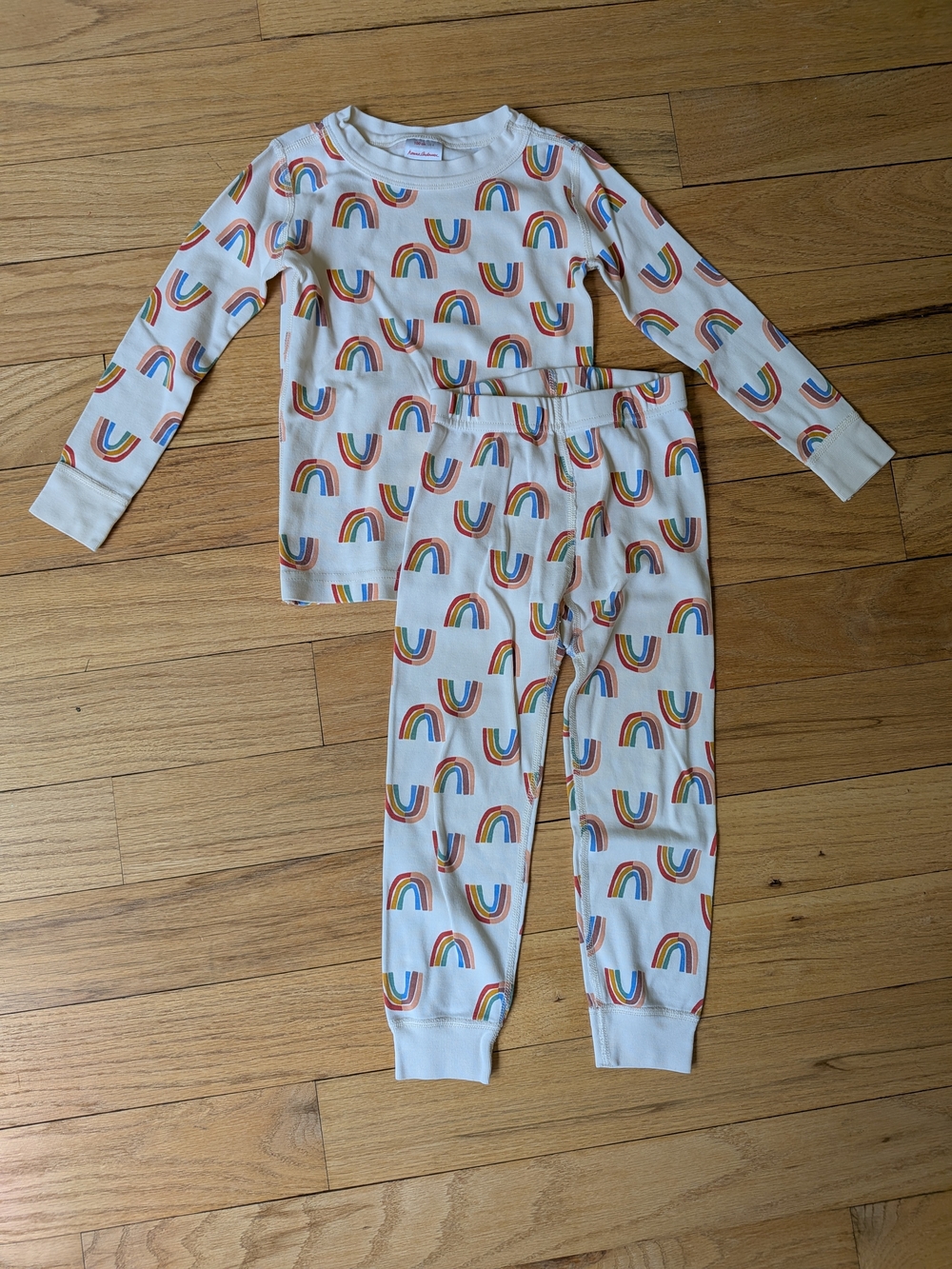 Hanna Andersson Rainbow Pajama Set, size 4